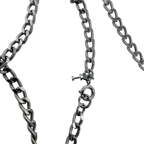 Trifari vintage 1960's silver chain with thunderbird pendant 54" long - Picture 6 of 9